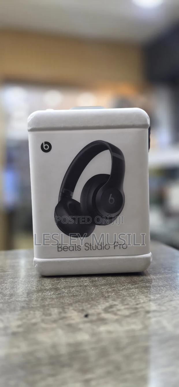 Beats Studio Pro - Bluetooth Noise Cancelling Headphones - thumbnail 2