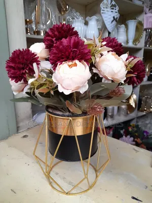 Vase With 2 Bunches of Flowers