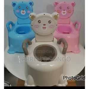 T *Bear Shaped Portable Baby Training Potty*