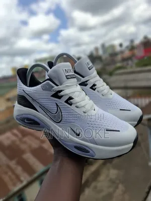 Zoom Trainers Size 40____45