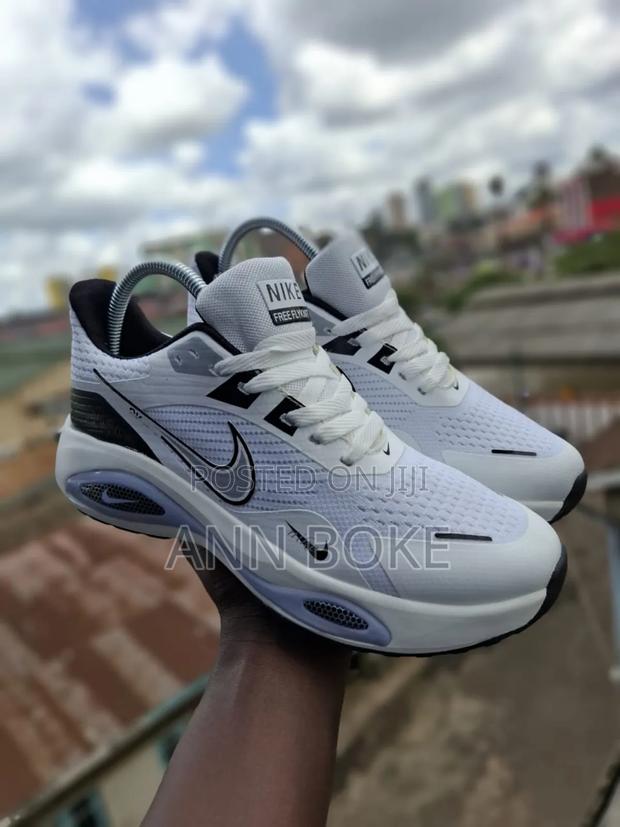 Zoom Trainers Size 40____45