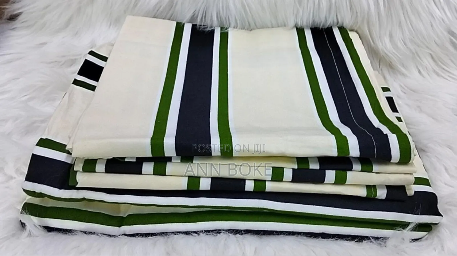  *6 Pc Bedsheets* 
2 PCS Bedsheets 
4 PCS Pillow