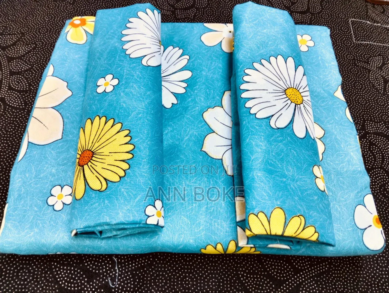  4 Pc Bedsheets 
2 PCS Bedsheets 
2 PCS Pillow