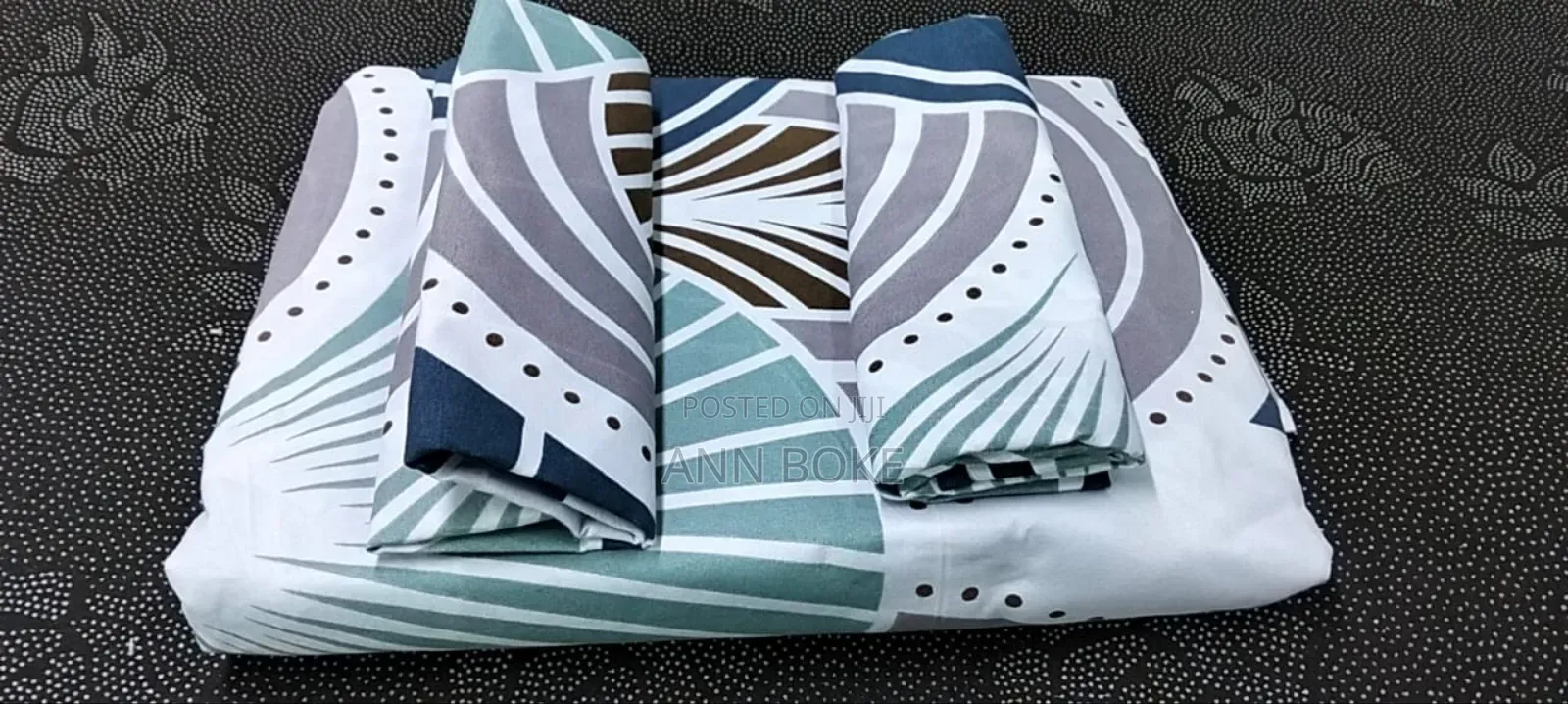  4 Pc Bedsheets 
2 PCS Bedsheets 
2 PCS Pillow