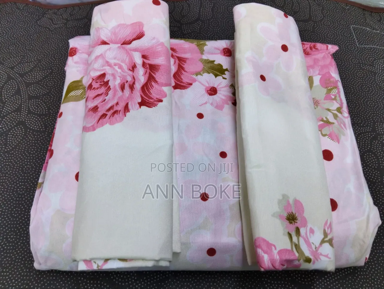  4 Pc Bedsheets 
2 PCS Bedsheets 
2 PCS Pillow