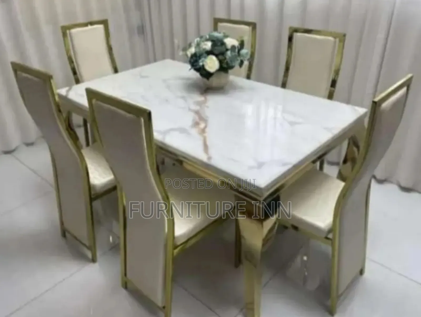Spacious Pure Marble Dining Table 6 Seater