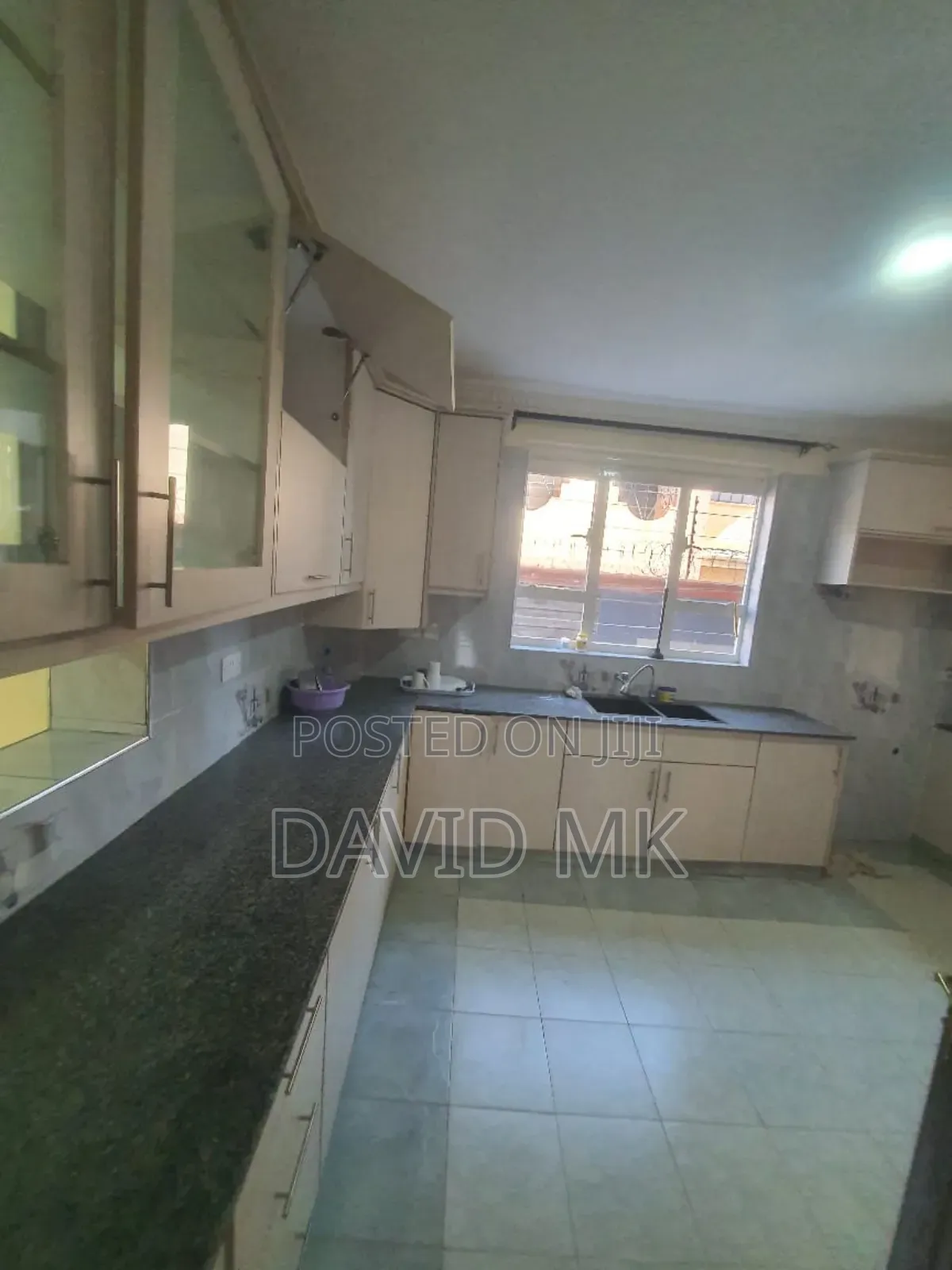 5bdrm Maisonette in Membley for rent
