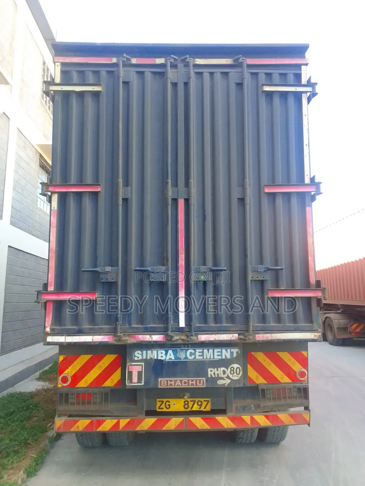 Box Body Trailer Accessible for Transport