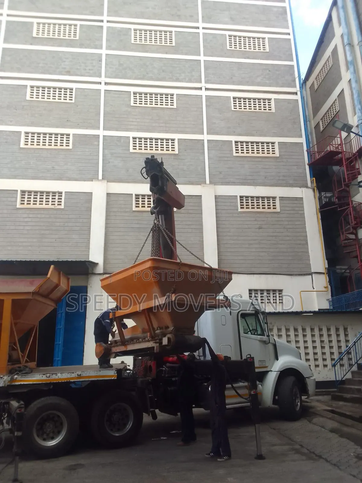 Flatbed Trailer With Crane Available for Lifting
