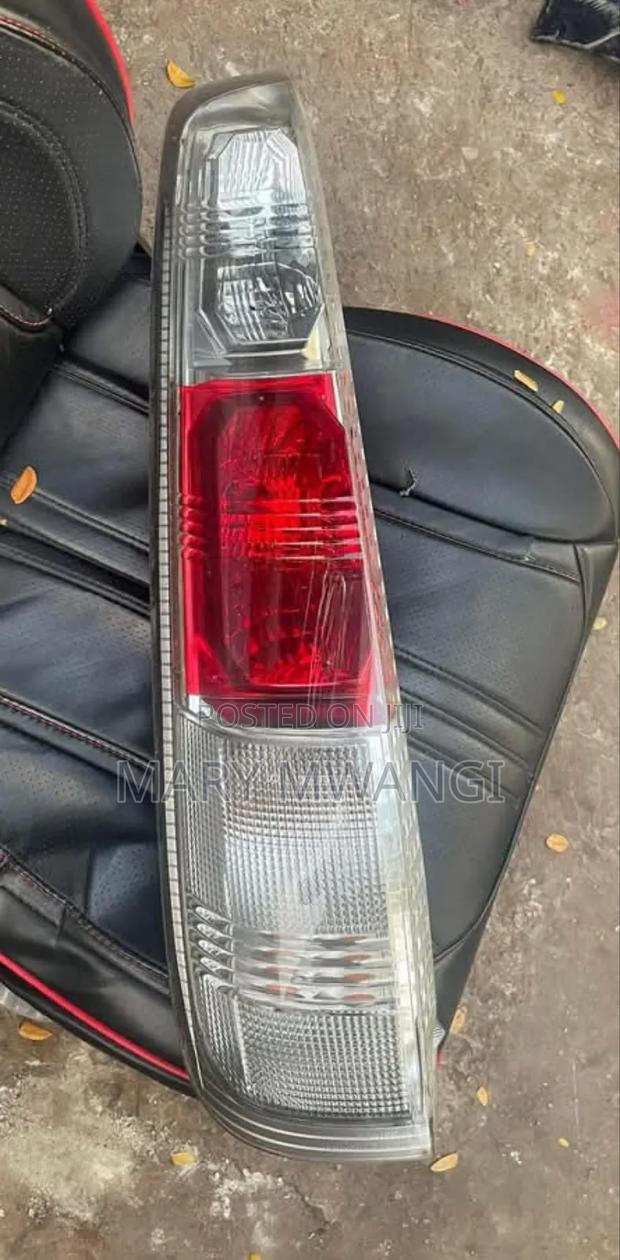 Nissan Xtrail Nt30 Taillight/Taillamp