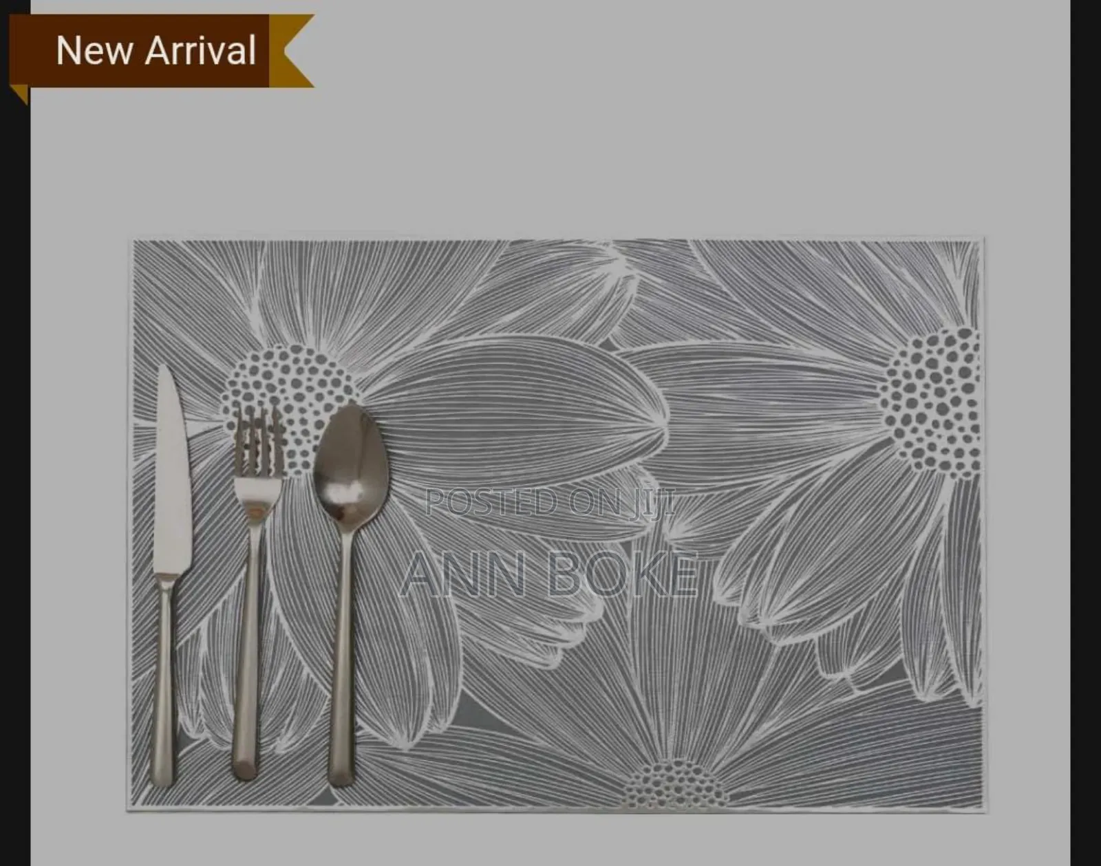 *Waterproof Non Woven Table Mats Available in Silver