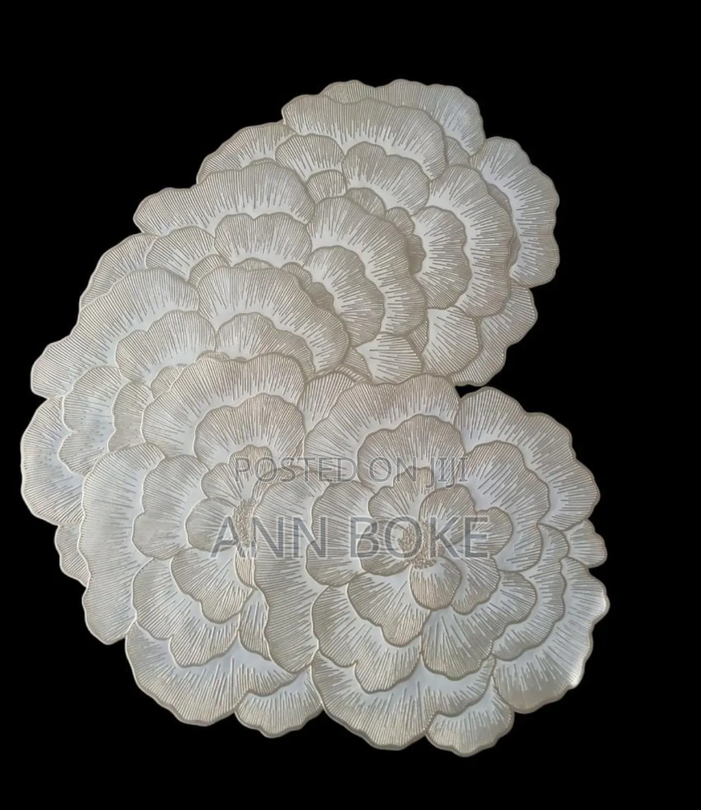 *Waterproof Non Woven Table Mats Available in Silver