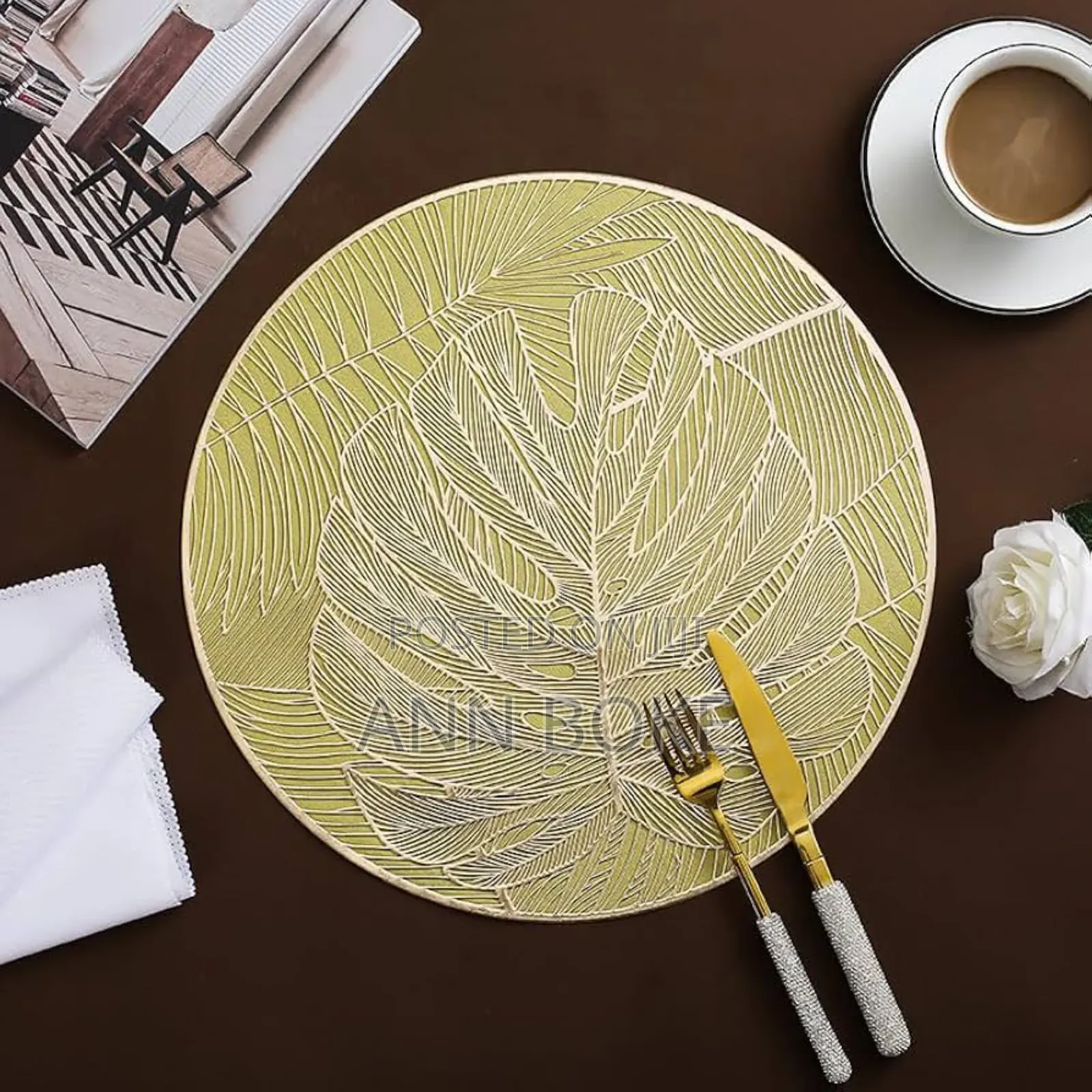 *Waterproof Non Woven Table Mats Available in Silver