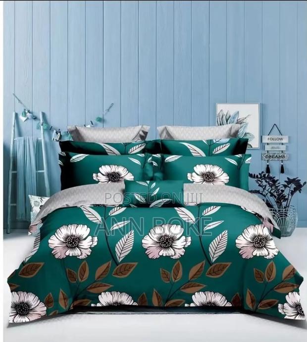 High Quality Cotton Flowered Duvet Covers. Size: 6x6 *