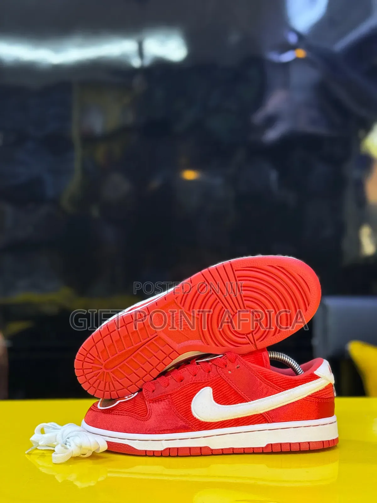 Nike Dunk Low Valentine’S Day “ Team Red”