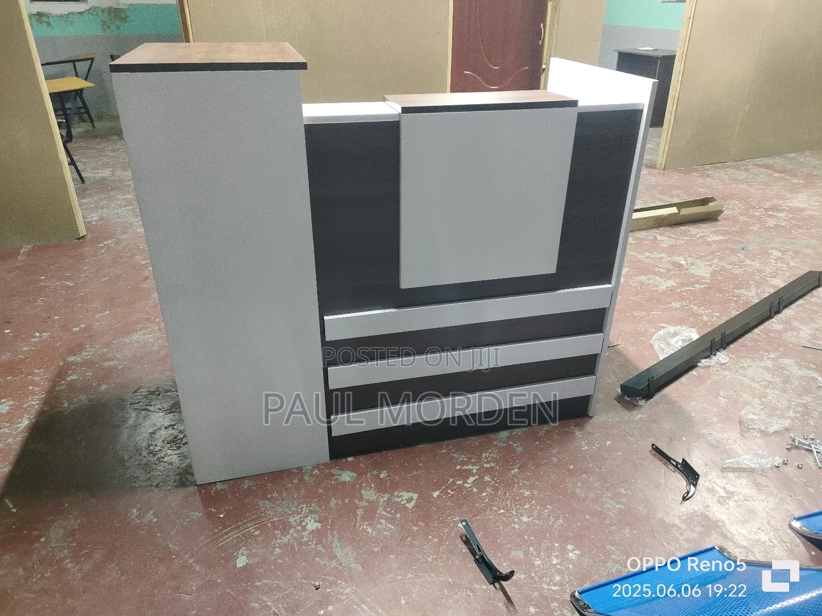 140cm Standing Reception Desk