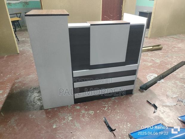 140cm Standing Reception Desk - main view