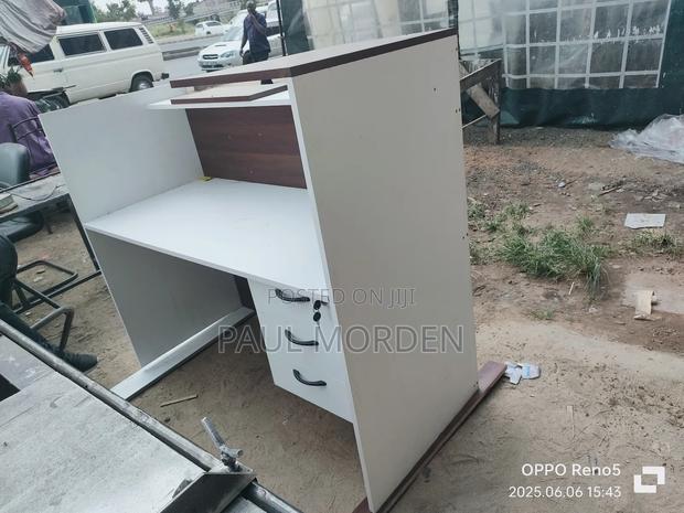 Modern Reception Counter Desk