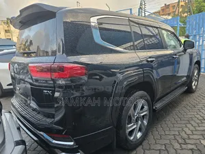 Toyota Land Cruiser 2024 Black
