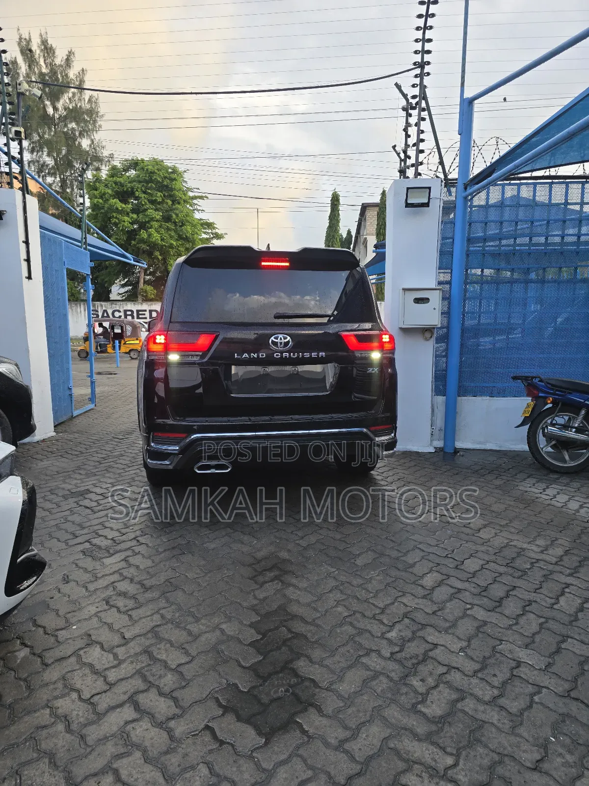 Toyota Land Cruiser 2024 Black