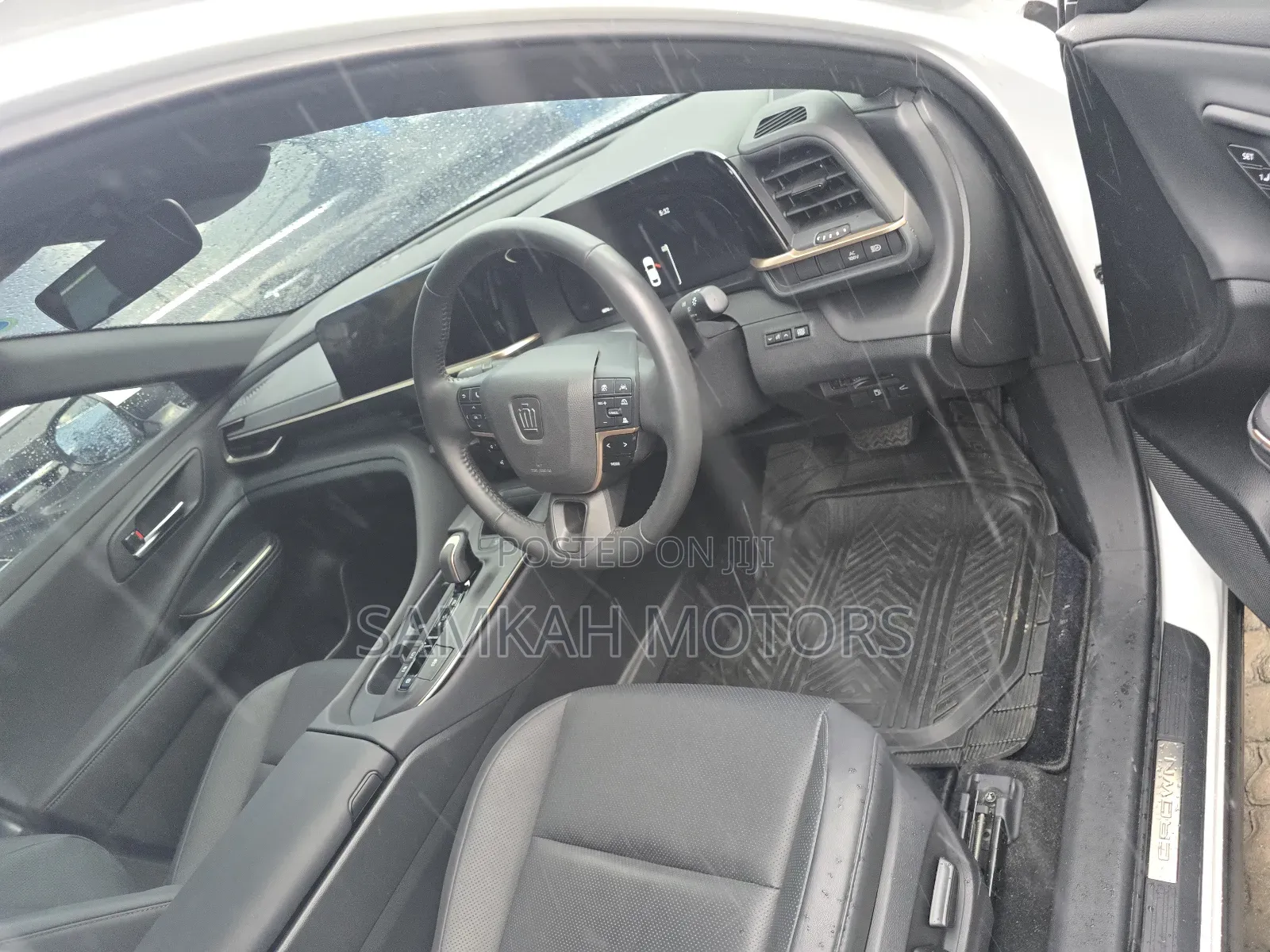 Toyota Crown 2023 White