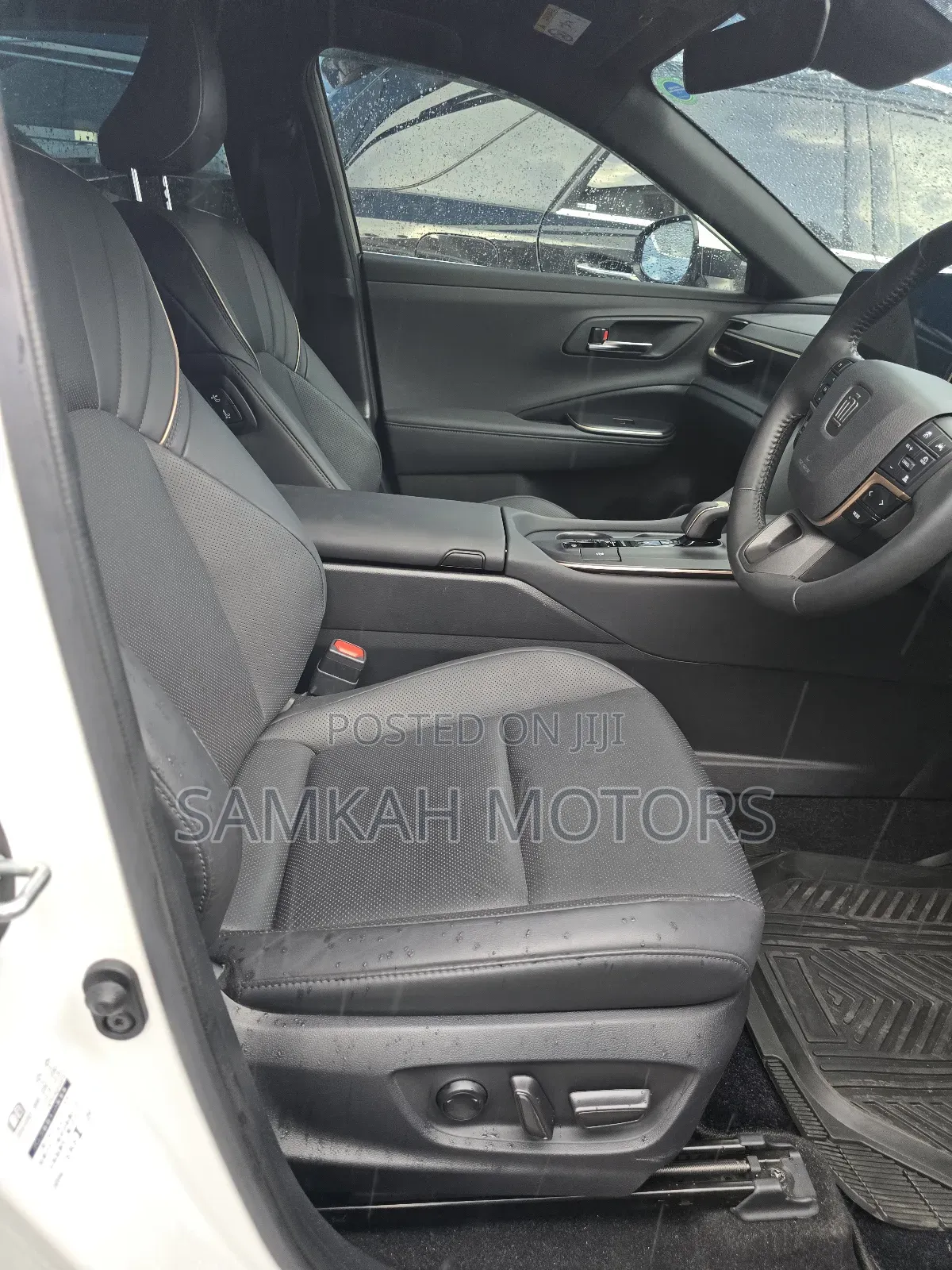 Toyota Crown 2023 White