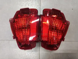 Lexus 570 Bumper Reflector