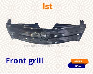 Front Grill Toyota Ist - main view