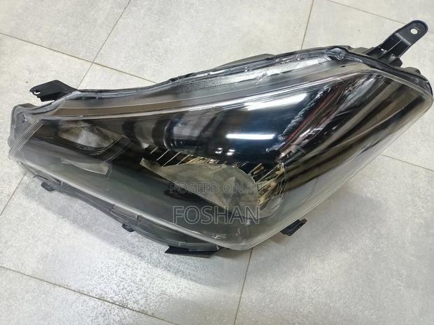 Vitz 2014 Non Xenon Headlight - main view