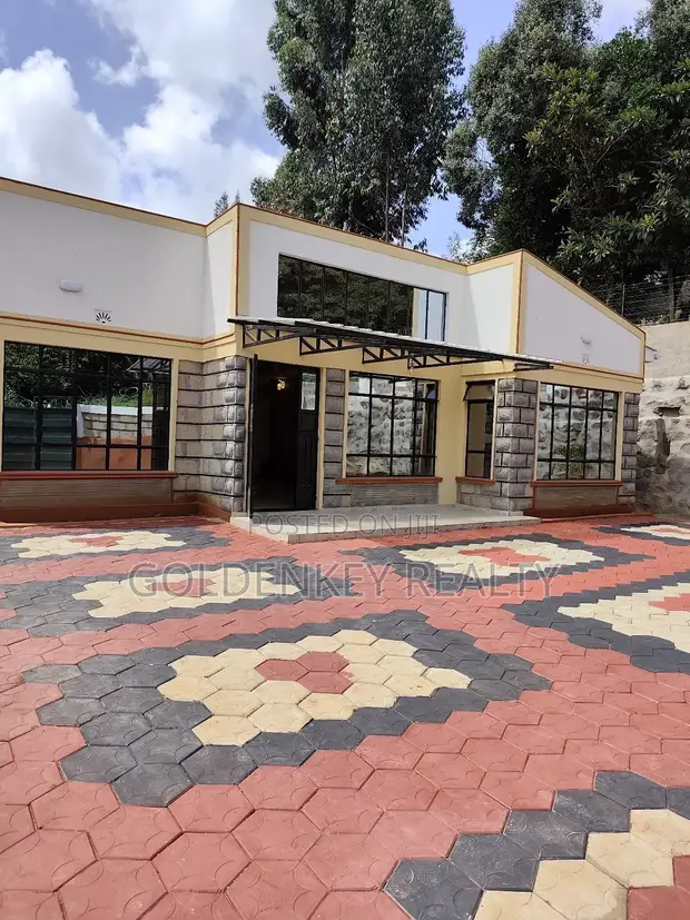 4bdrm Bungalow in Matasia for sale