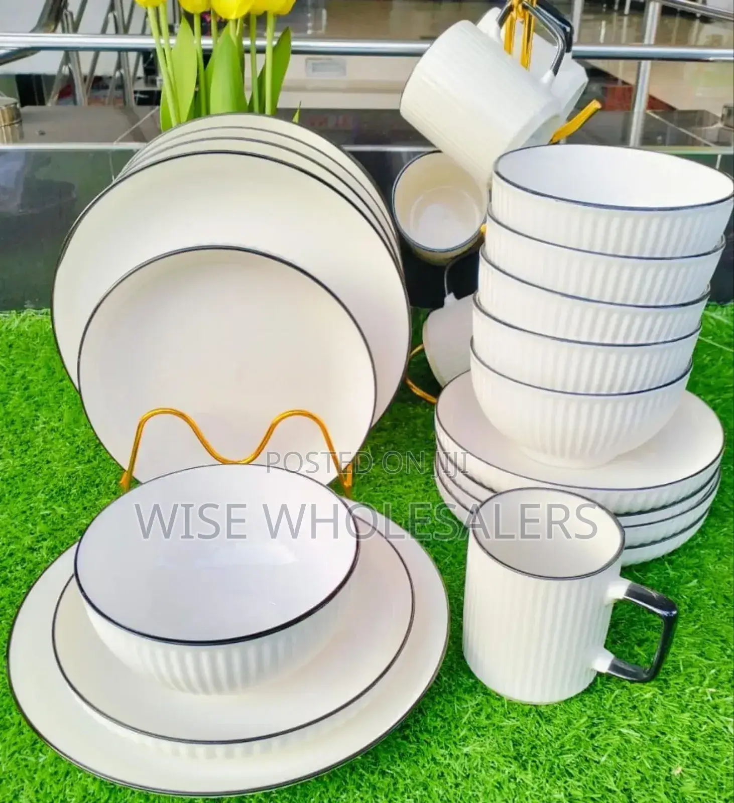 *24pcs Japanese Dinner Set On Offer