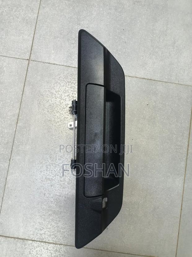 Hilux Revo Boot Handle
