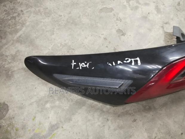 Harrier 2018 Taillight - thumbnail 2
