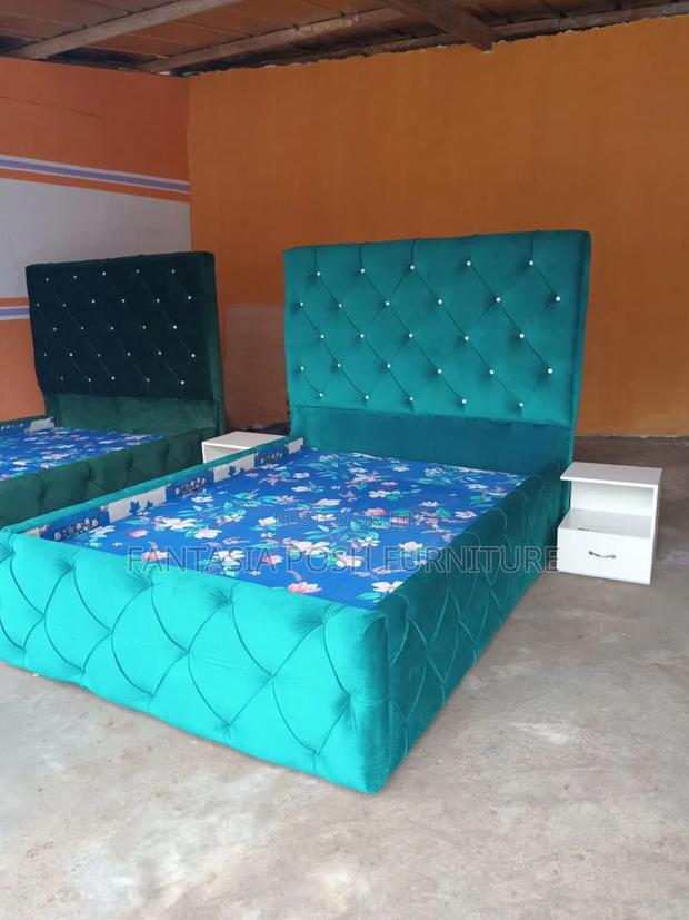 5x6 Stylish Chester Bed With Button-Tufted Headboard