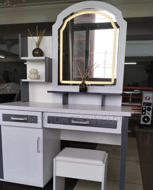 Dressing Table With Sliding Mirror