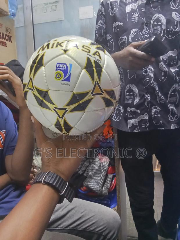 Mikasa Football Size 5 - thumbnail 2
