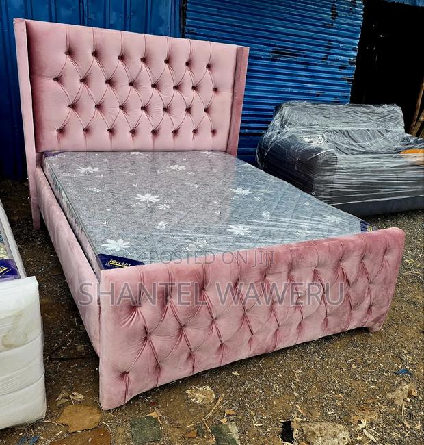 Unique Chester Bed(5*6) Pink in Colour