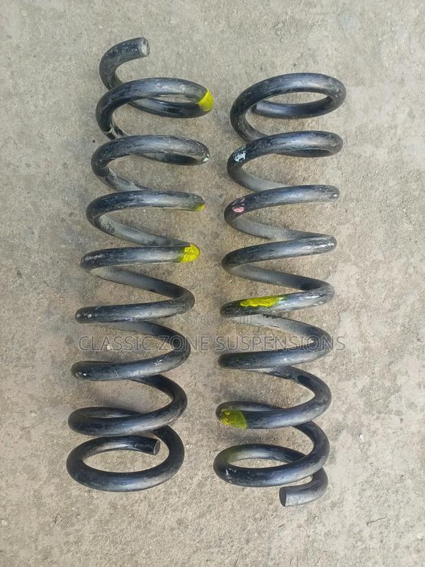 Nissan Navara Springs - main view