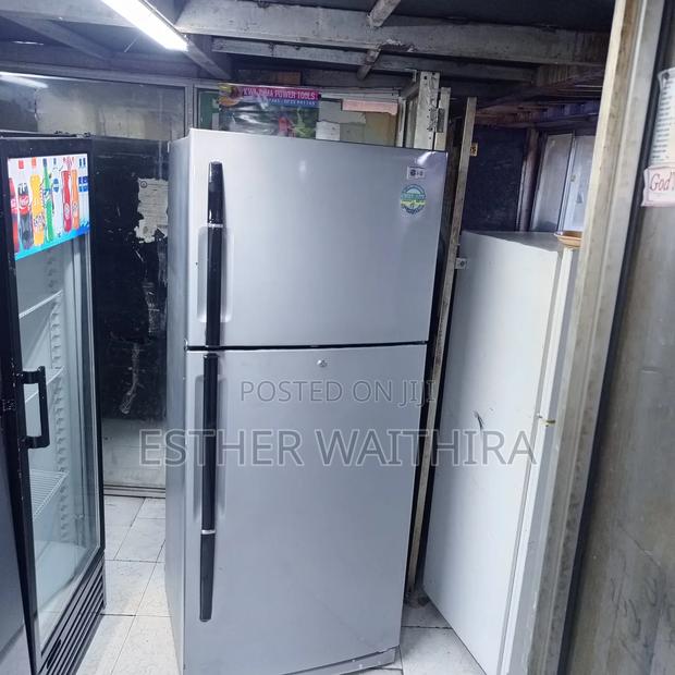 Well Maintained Lg Fridge - thumbnail 2