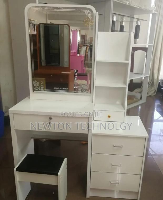 Dressing Table/Dressing Mirror