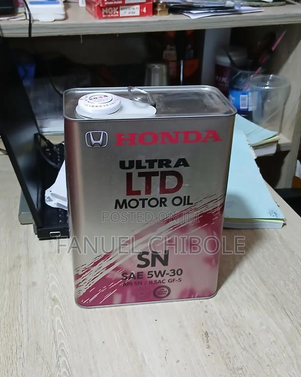 New Honda Motor Oil - main view