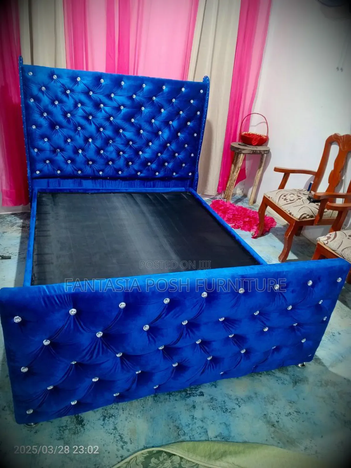 5x6 Royal Blue Diamond-Tufted Chester Bed