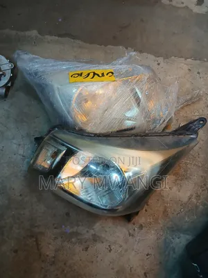 Daihatsu Move Headlight