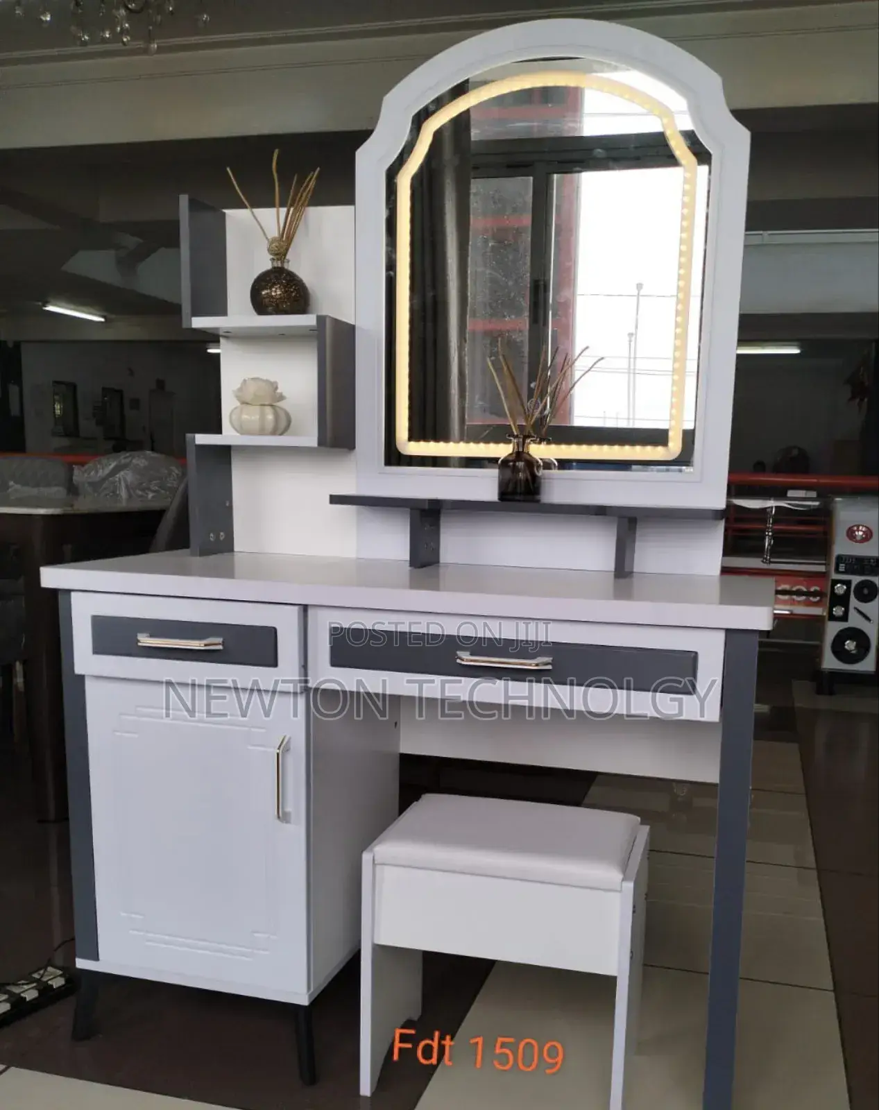 Dressing Mirror With Table
