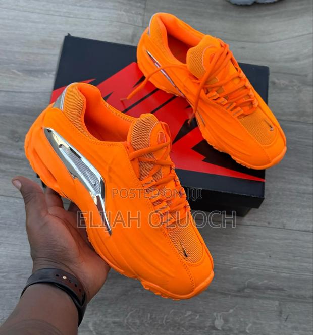 Orange Nocta Step 2 - main view