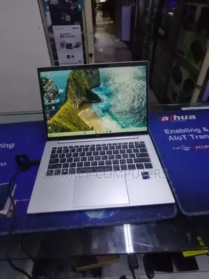 New Laptop HP EliteBook 840 G9 16GB Intel Core I7 SSD 512GB