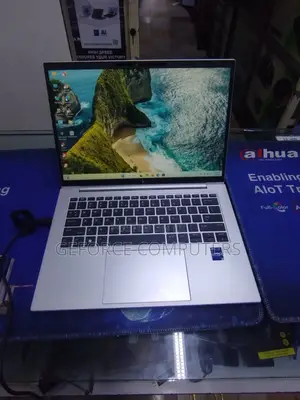 New Laptop HP EliteBook 840 G9 16GB Intel Core I7 SSD 512GB
