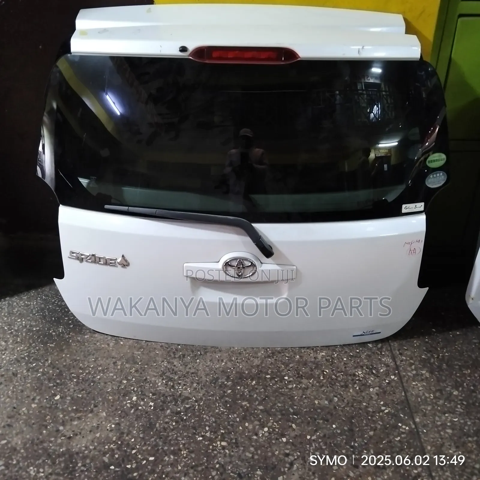 Toyota Spade Tailgate/Boot/Trunk, Model 2012/2016. Ex Japan