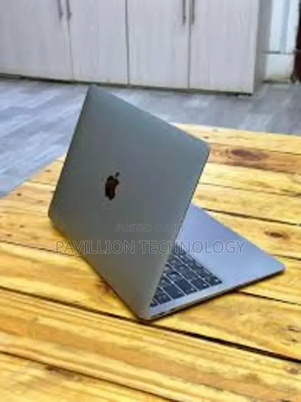 Laptop Apple MacBook Pro 16GB Intel Core I7 SSD 256GB