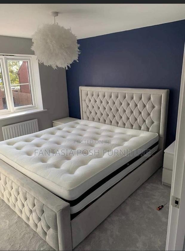 Posh 5*6 Chester Bed in Light Gray Upholstery - main view